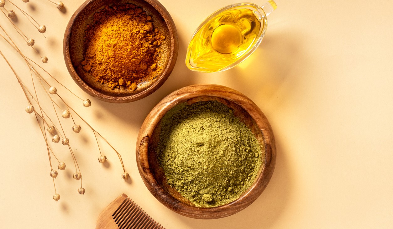 رنگ کردن مو با حنا - رنگ کردن مو با مواد طبیعی