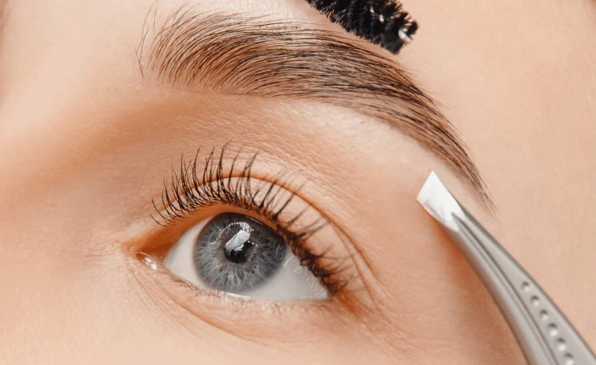 مدل ابرو دخترانه امبره