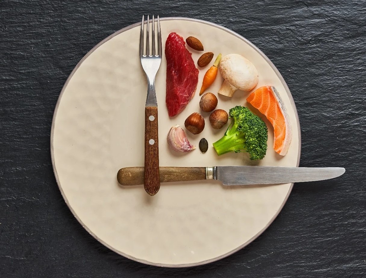 رژیم 16/8 - مضرات رژیم فستینگ