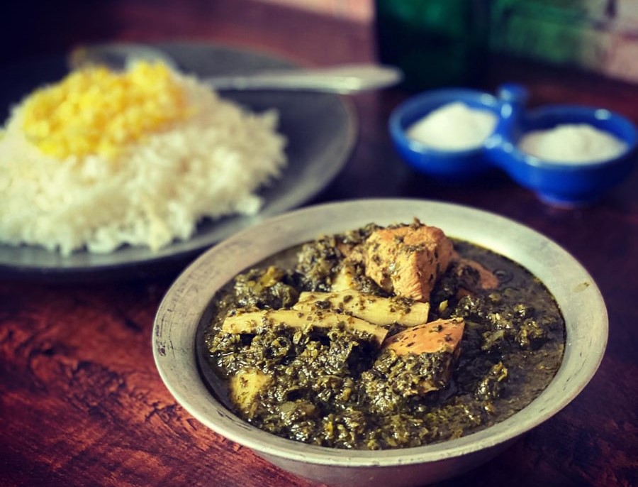 غذا با ریواس - طرز تهیه خورش ریواس با سبزی قورمه