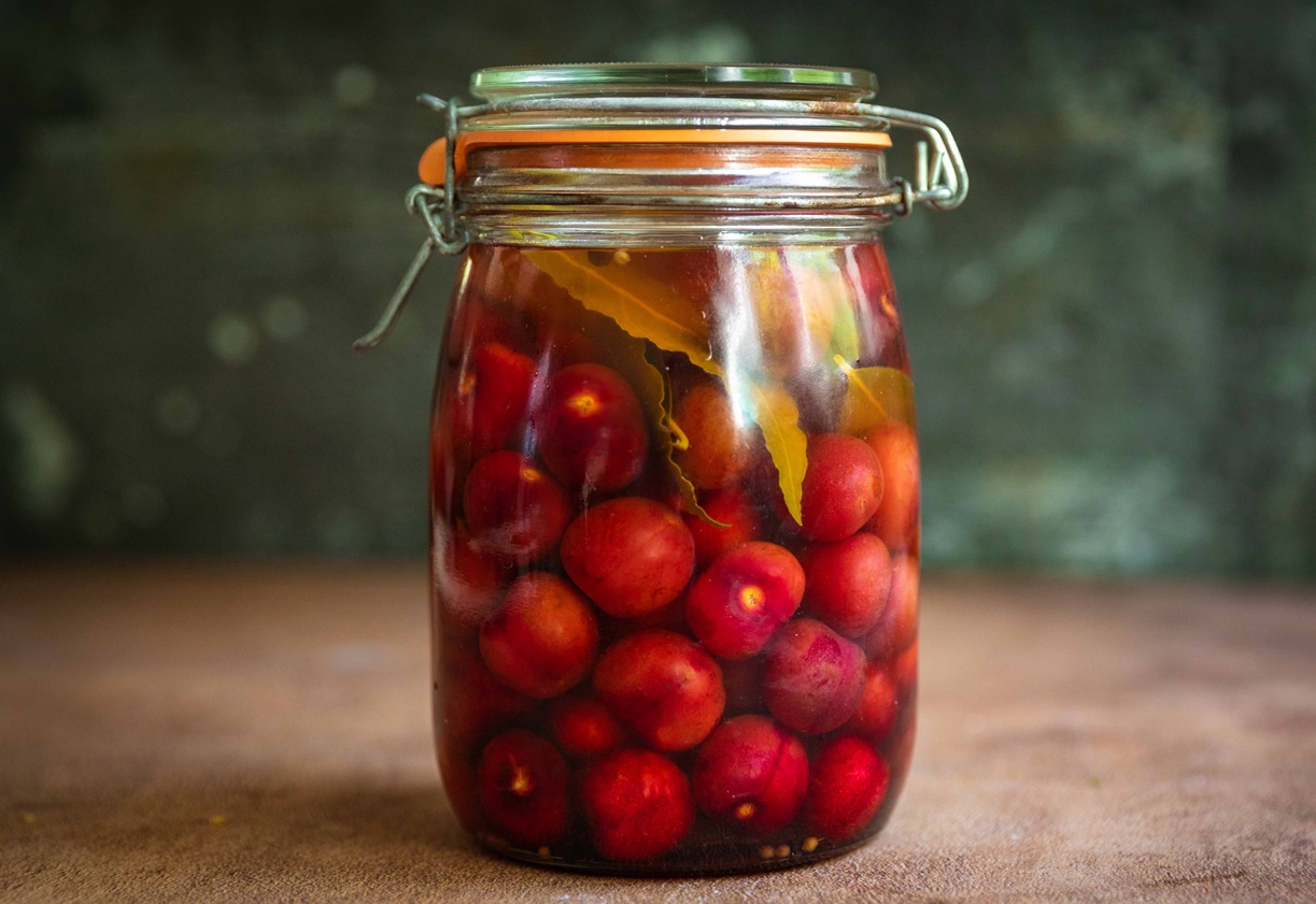 روش درست کردن ترشی آلبالو بدون سرکه