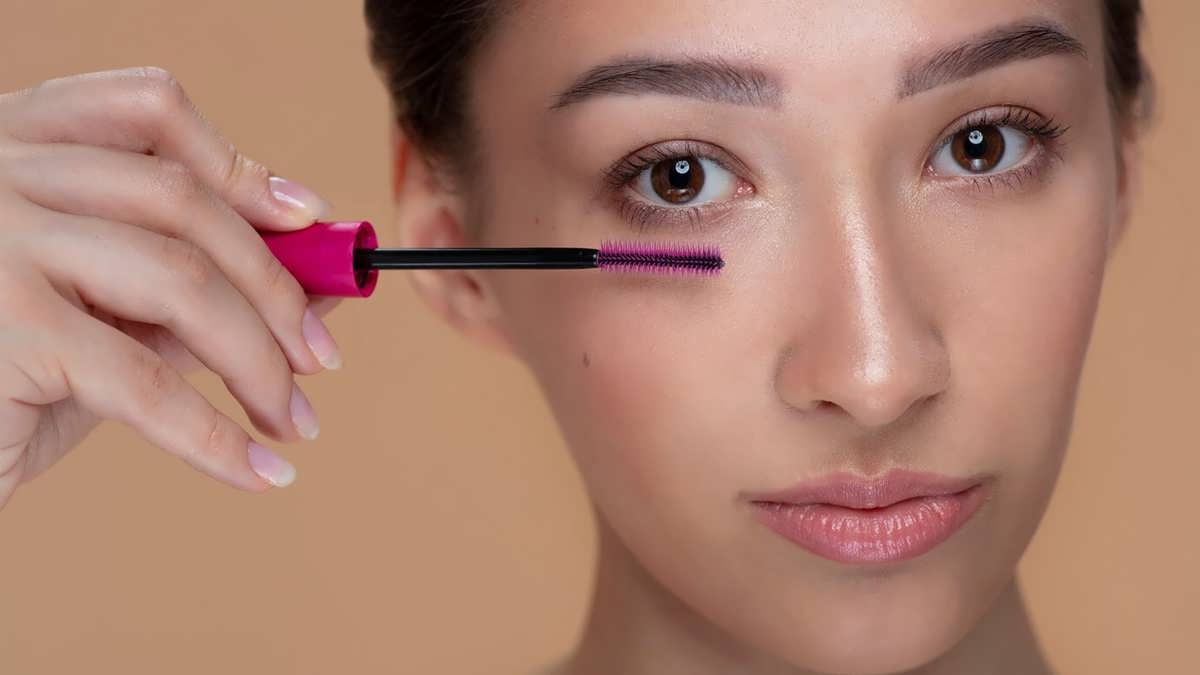 رشد سریع مژه با وازلین