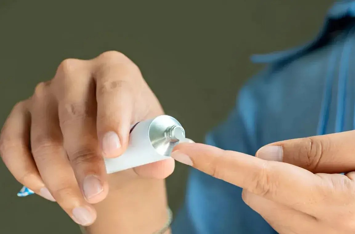 پماد عرق سوز - سریعترین راه درمان عرق سوز