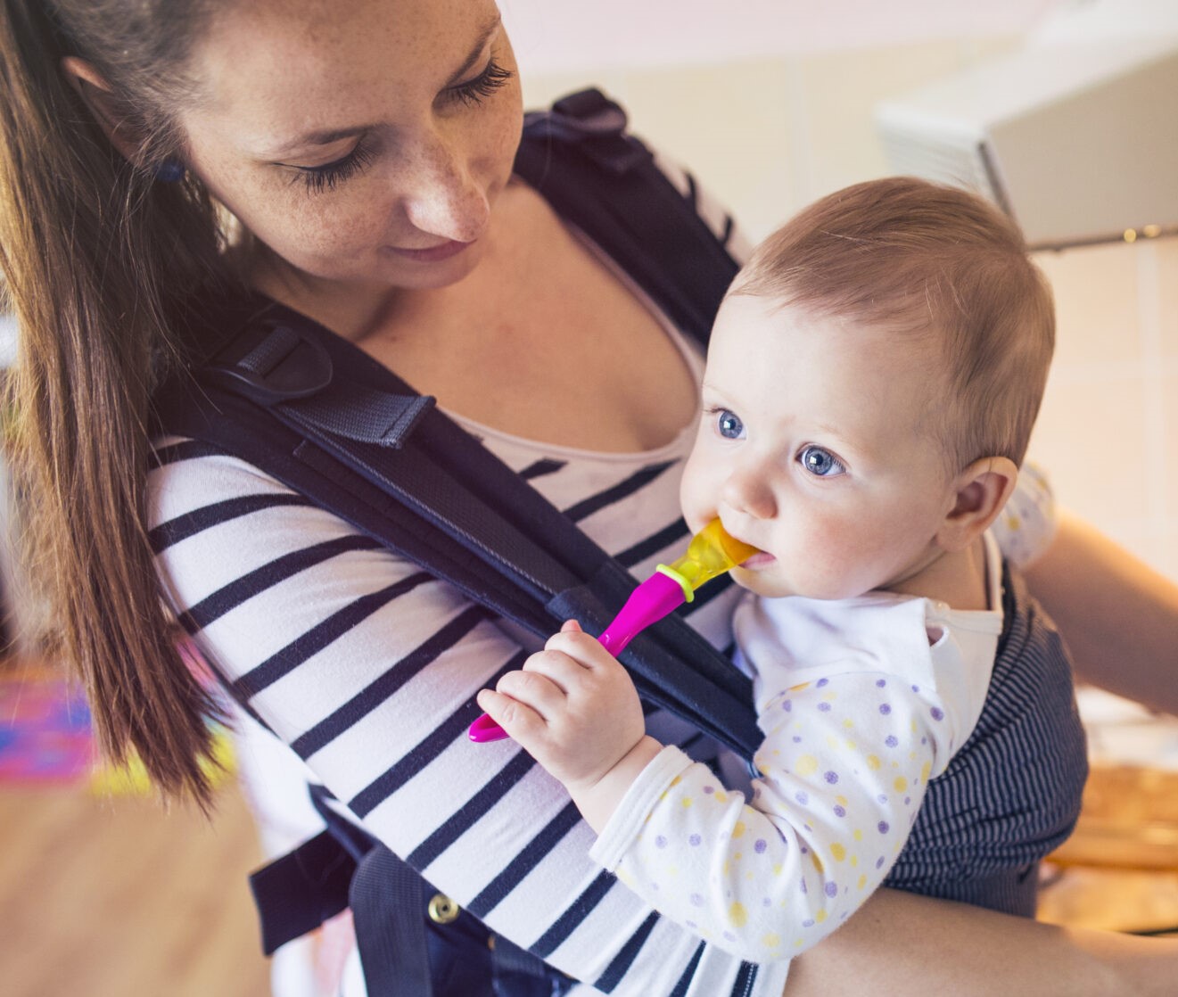 علت وابستگی کودک - رفع وابستگی کودک به مادر